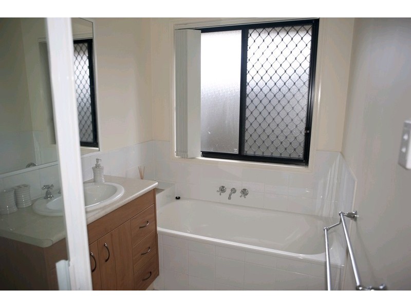 20 Moffatt Road, Waterford West QLD 4133