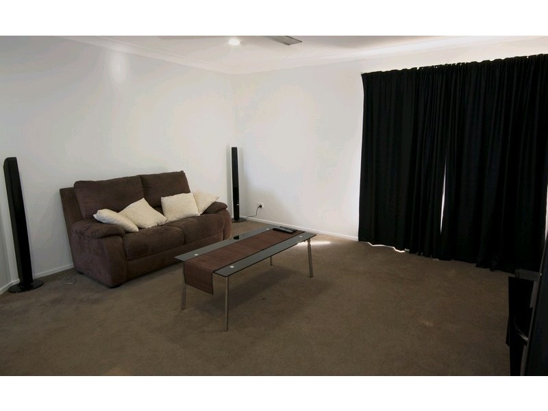 12 Flametree Crest, Berrinba QLD 4117