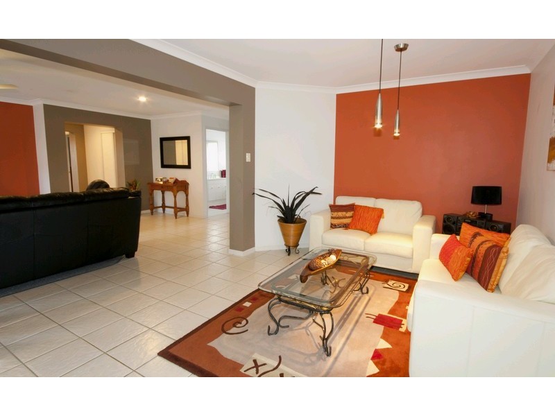 8 Chancellor Circuit, Meadowbrook QLD 4131