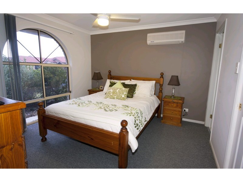 8 Chancellor Circuit, Meadowbrook QLD 4131