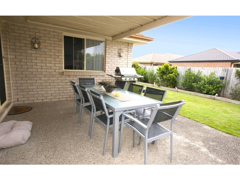 8 Chancellor Circuit, Meadowbrook QLD 4131