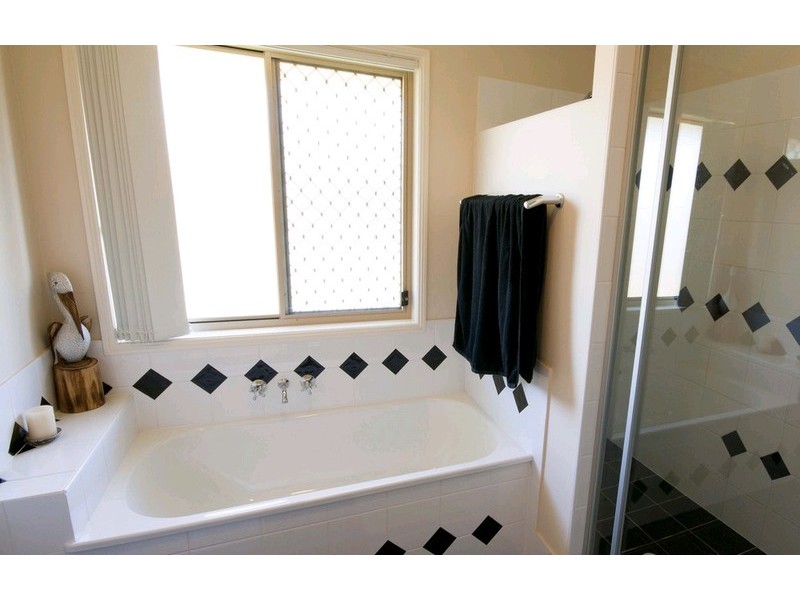 33 Lifestyle Close, Waterford West QLD 4133