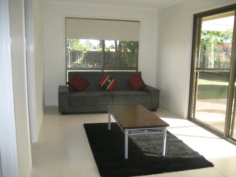 12 Hinchinbrook Court, Bethania QLD 4205