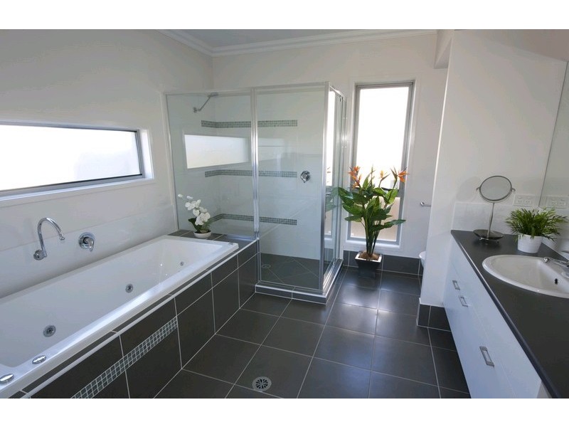 67 Jarvis Road, Waterford QLD 4133