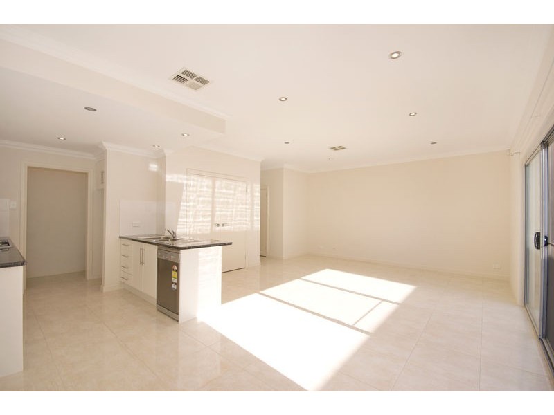71 MacMillan Avenue, Mawson Lakes SA 5095