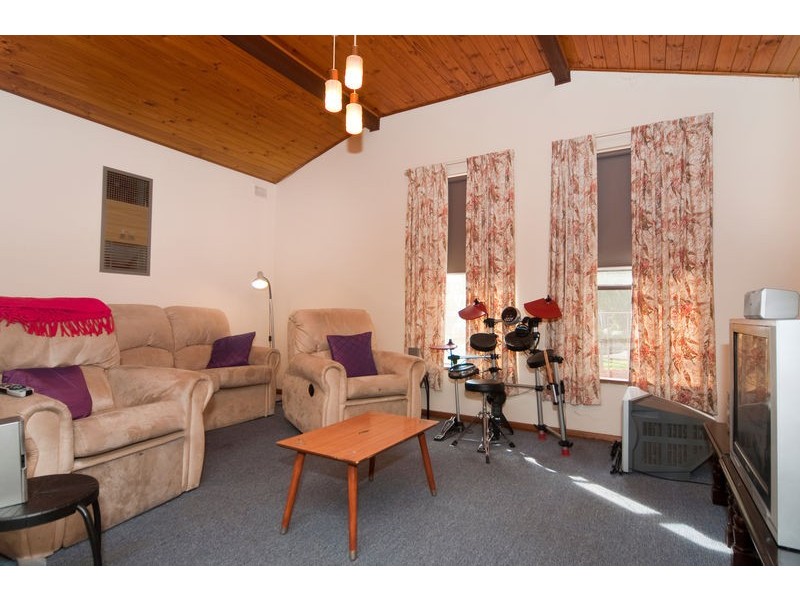 8 Weebo Street, Gilles Plains SA 5086