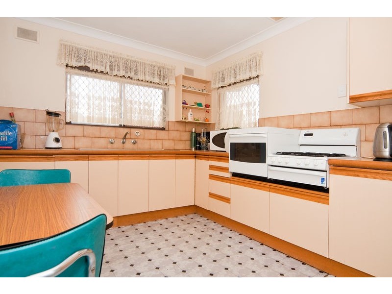 8 Weebo Street, Gilles Plains SA 5086