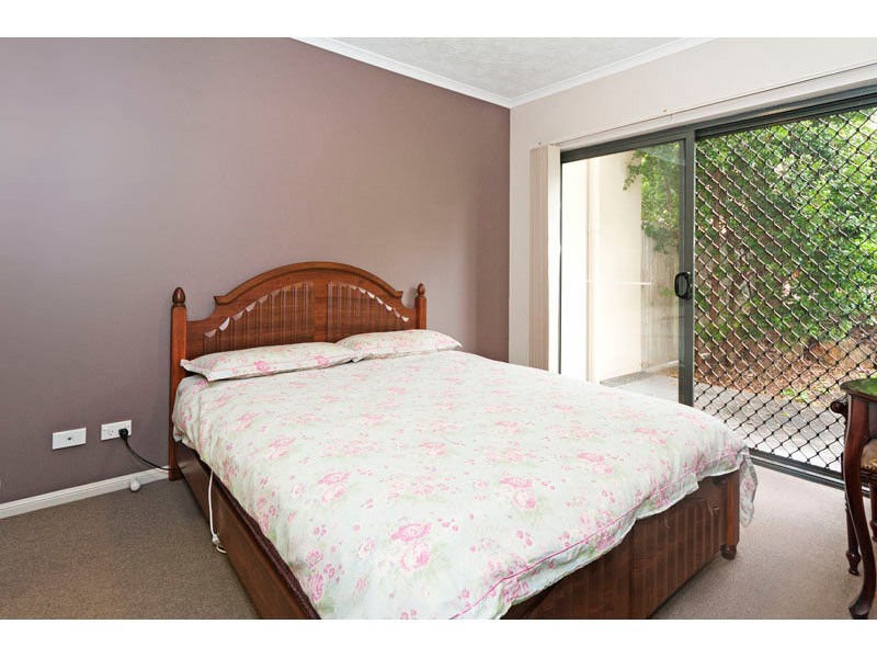 6 Omeo St, Macgregor QLD 4109