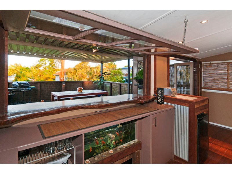 100 Wemvern Street, Upper Mount Gravatt QLD 4122