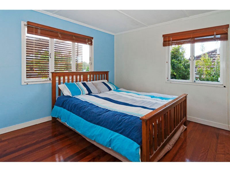 100 Wemvern Street, Upper Mount Gravatt QLD 4122