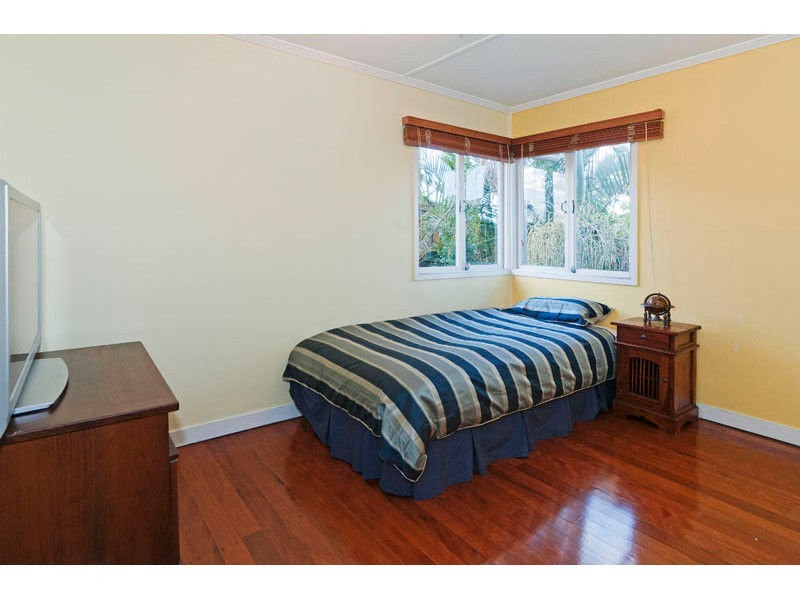 100 Wemvern Street, Upper Mount Gravatt QLD 4122