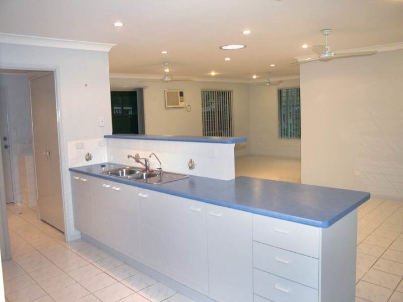 3 Raymond Road, Eight Mile Plains QLD 4113