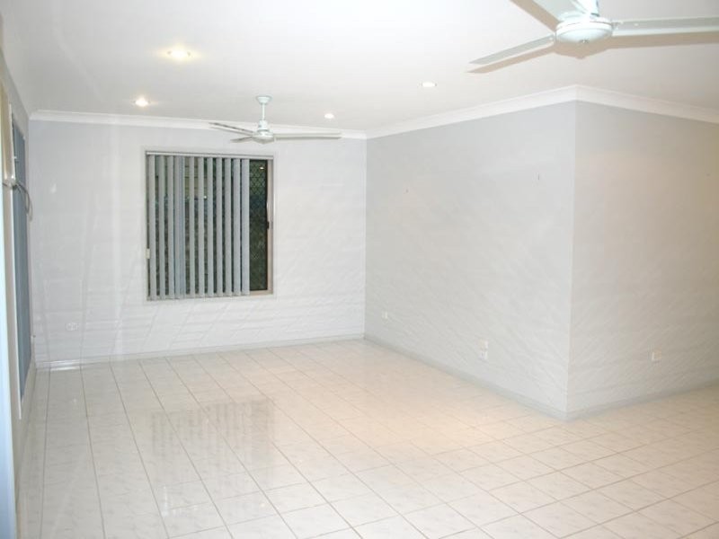 3 Raymond Road, Eight Mile Plains QLD 4113