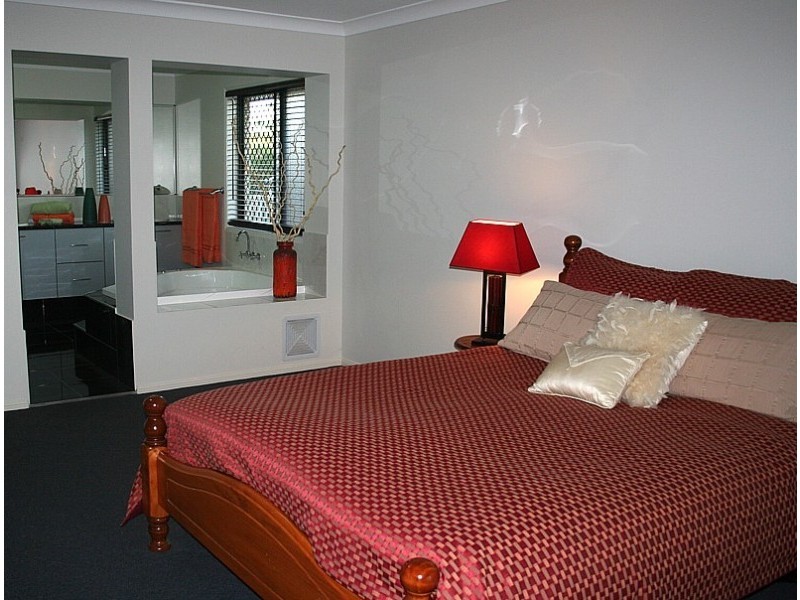Wishart QLD 4122