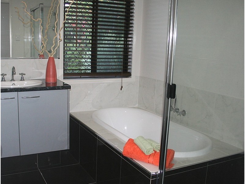 Wishart QLD 4122