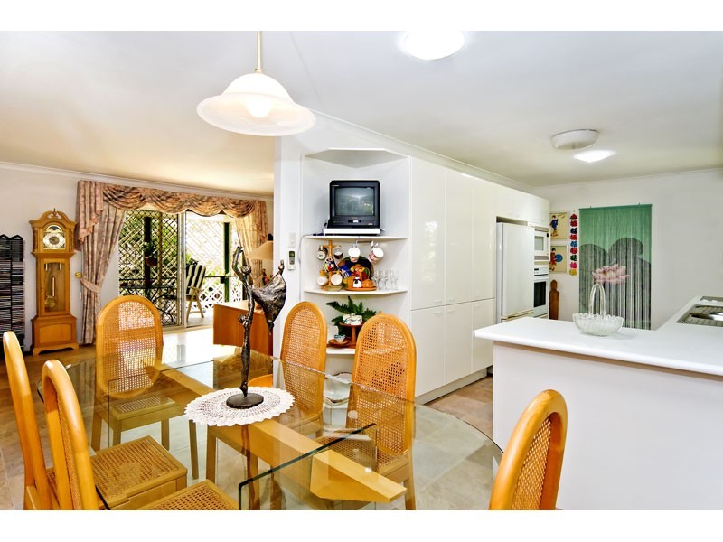 10 Hilary Street, Wishart QLD 4122