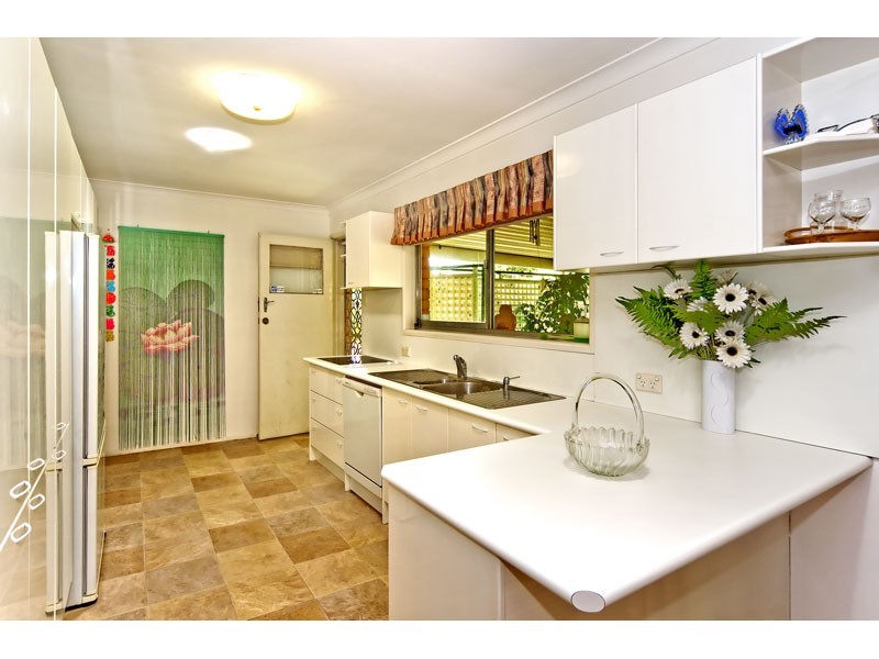 10 Hilary Street, Wishart QLD 4122