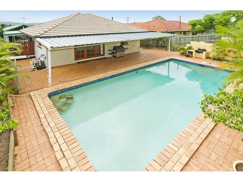 74 Hoff Street, Mount Gravatt East QLD 4122