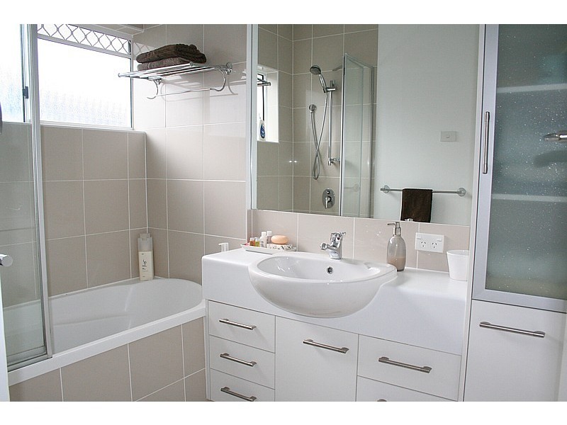 17A Durimbil Street, Camp Hill QLD 4152