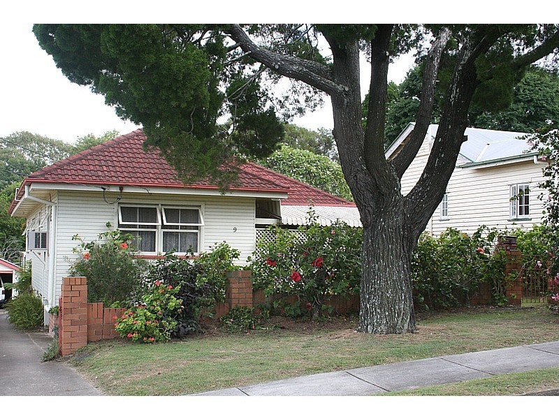 9 Burn Street, Camp Hill QLD 4152