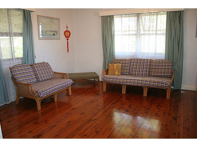 9 Burn Street, Camp Hill QLD 4152