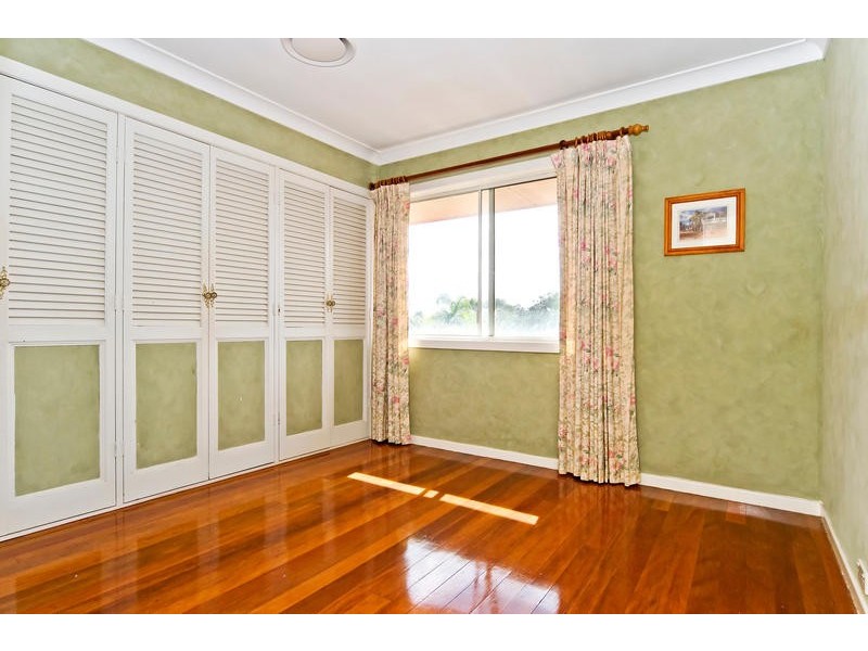 8 Irandi Street, Mansfield QLD 4122