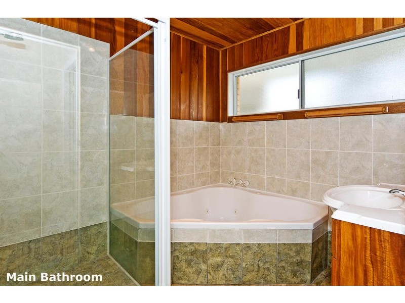 8 Irandi Street, Mansfield QLD 4122