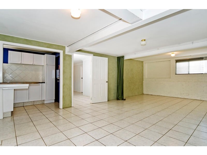 8 Irandi Street, Mansfield QLD 4122