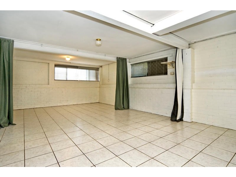 8 Irandi Street, Mansfield QLD 4122