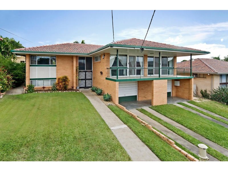 8 Irandi Street, Mansfield QLD 4122