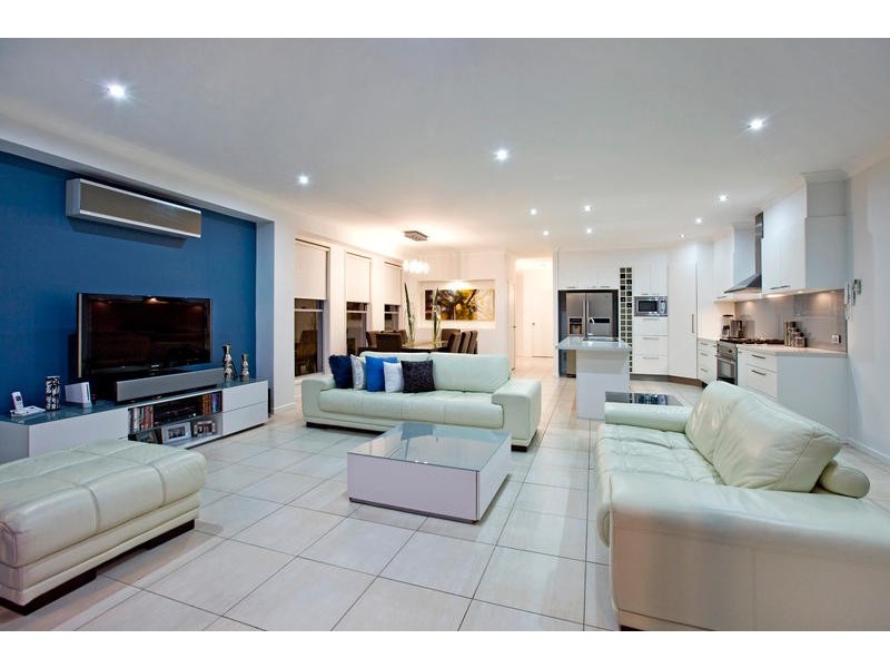 84 Stanley Road, Camp Hill QLD 4152