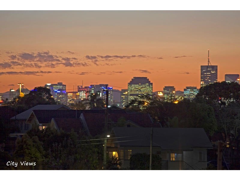 84 Stanley Road, Camp Hill QLD 4152