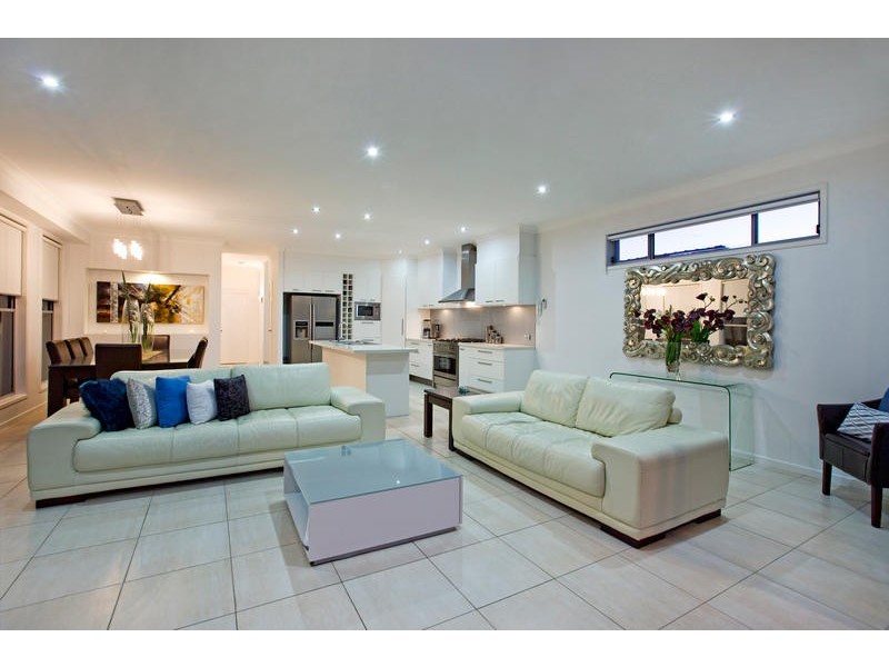 84 Stanley Road, Camp Hill QLD 4152