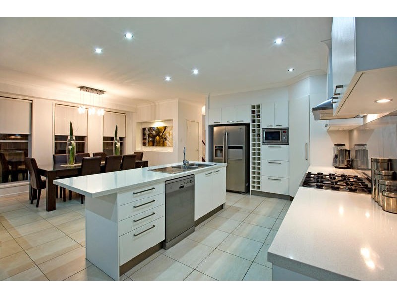 84 Stanley Road, Camp Hill QLD 4152