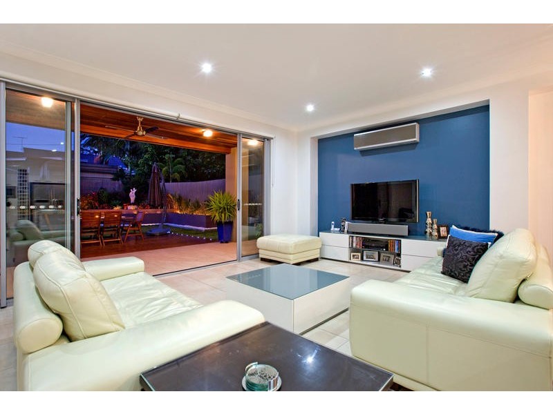 84 Stanley Road, Camp Hill QLD 4152