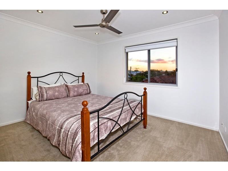 84 Stanley Road, Camp Hill QLD 4152