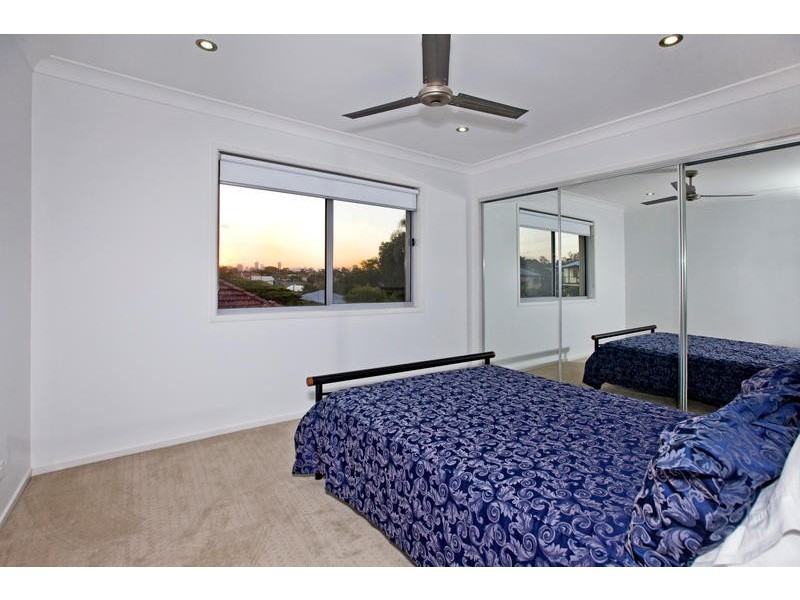 84 Stanley Road, Camp Hill QLD 4152