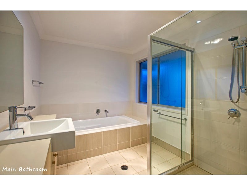 84 Stanley Road, Camp Hill QLD 4152