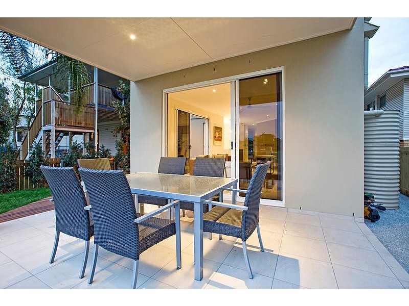 47 Pear Street, Greenslopes QLD 4120