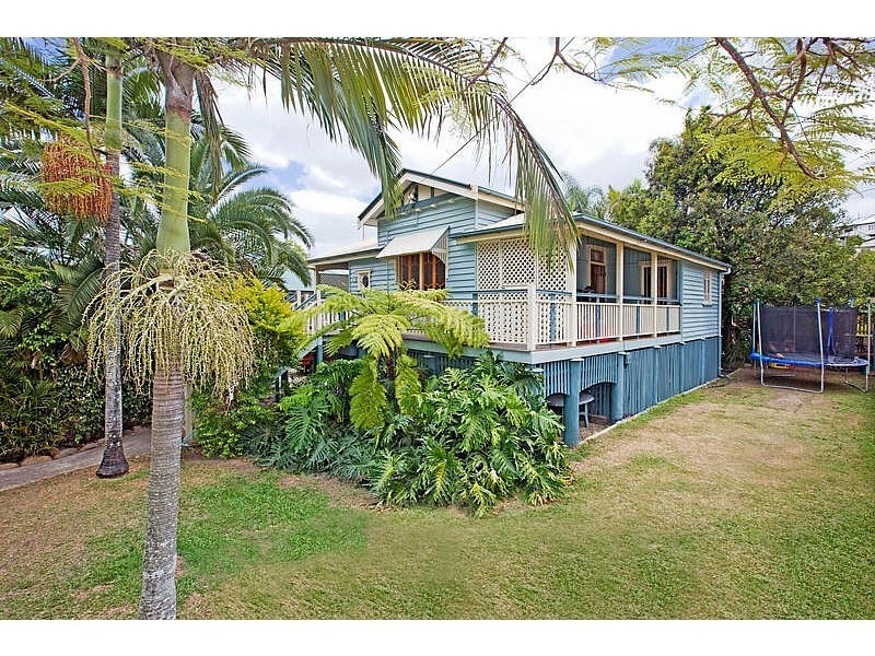 18 Abbotsleigh Street, Holland Park QLD 4121