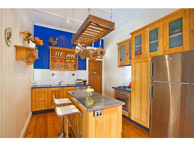 18 Abbotsleigh Street, Holland Park QLD 4121