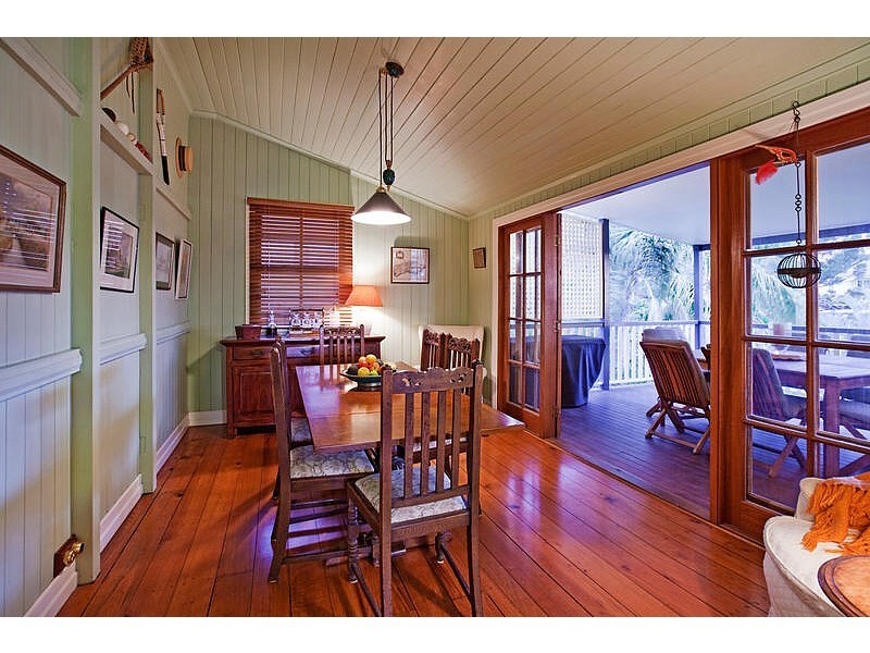 25 Martha Street, Camp Hill QLD 4152