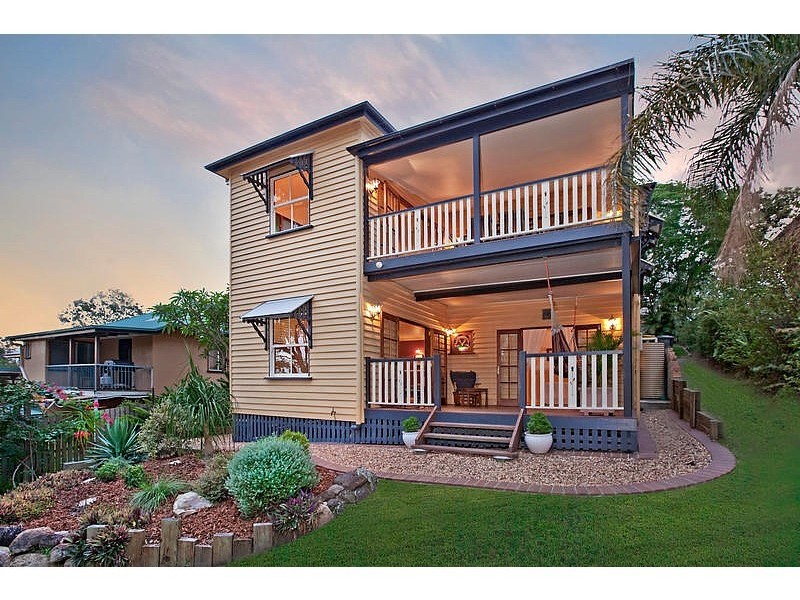 25 Martha Street, Camp Hill QLD 4152