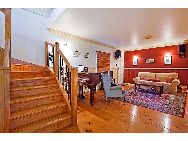 25 Martha Street, Camp Hill QLD 4152