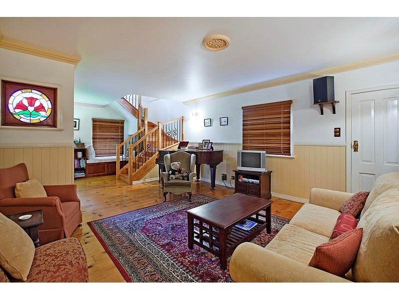 25 Martha Street, Camp Hill QLD 4152