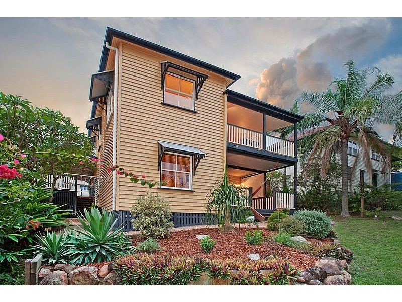 25 Martha Street, Camp Hill QLD 4152