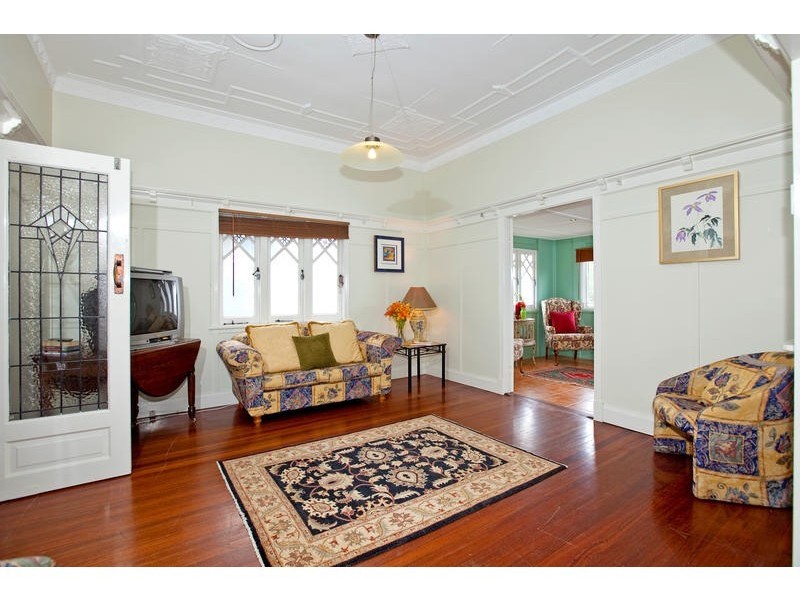 701 Logan Road, Greenslopes QLD 4120