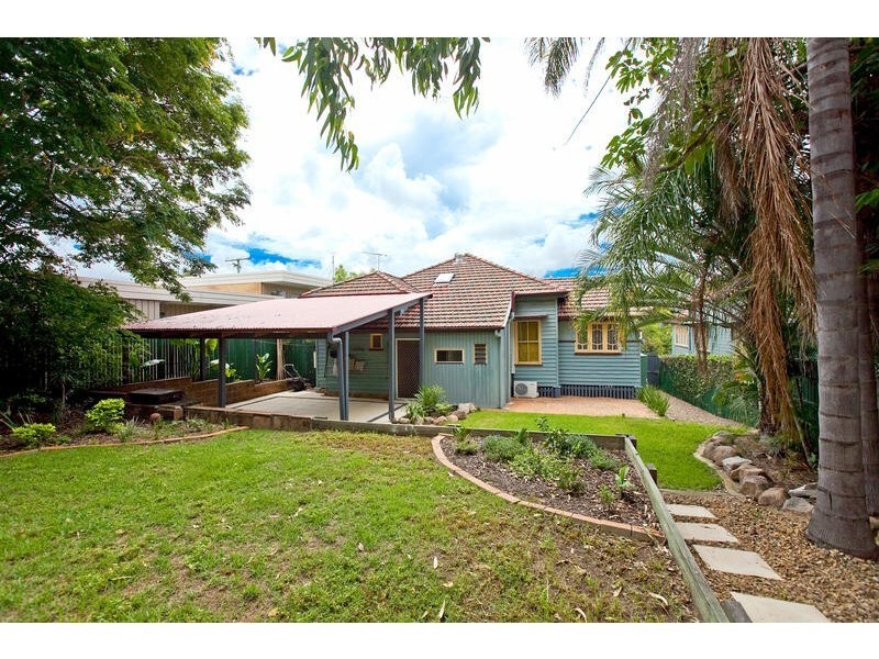 701 Logan Road, Greenslopes QLD 4120