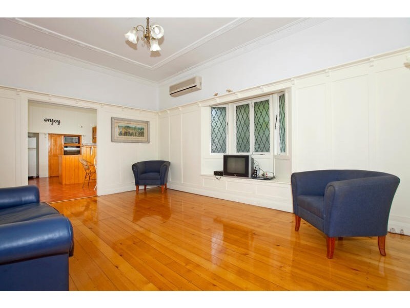 699 Logan Road, Greenslopes QLD 4120