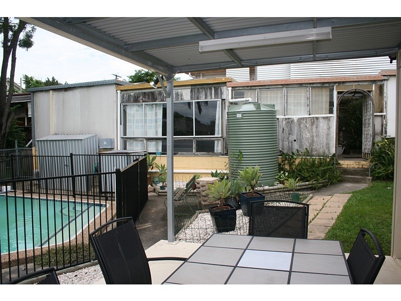 30 East Street, Camp Hill QLD 4152